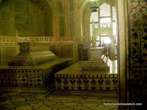 Cenotaphs of Shah Jahan and Mumtez Mahal in main chamber of Taj