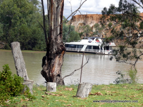 Houseboat at the corner